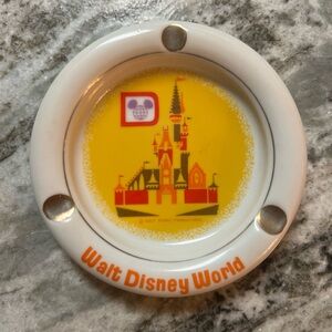 WALT DISNEY WORLD Productions Vintage Ashtray Cinderella Castle Japan 70's